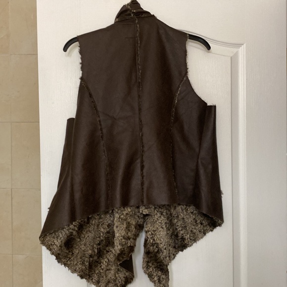 Dolce Cabo Open Front leather Faux Fur Vest Women's - Picture 9 of 13